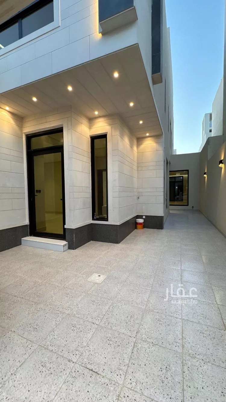 فيلا للبيع في شارع الحسين بن رواحة, حي الرمال, مدينة الرياض, منطقة الرياض صورة 2