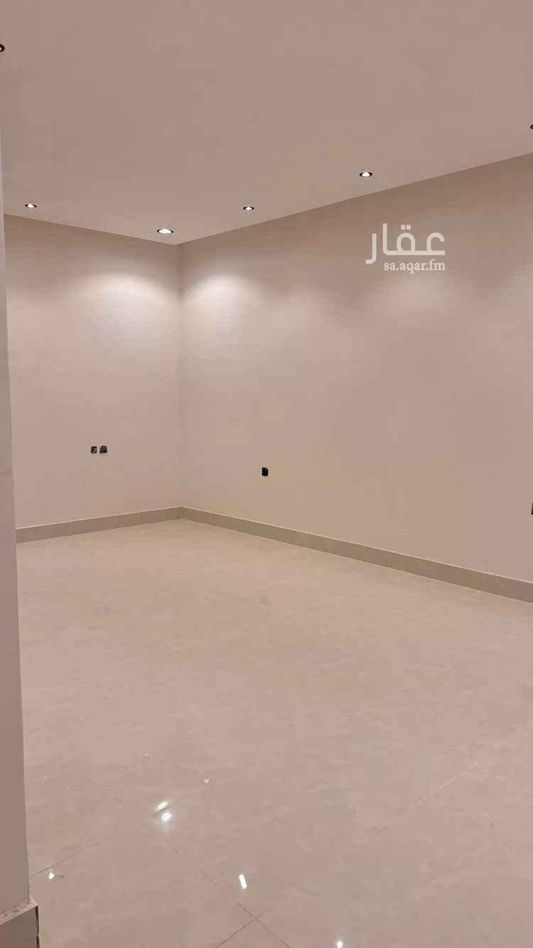 دور للبيع في شارع علي البجادي, حي الرمال, مدينة الرياض, منطقة الرياض صورة 3