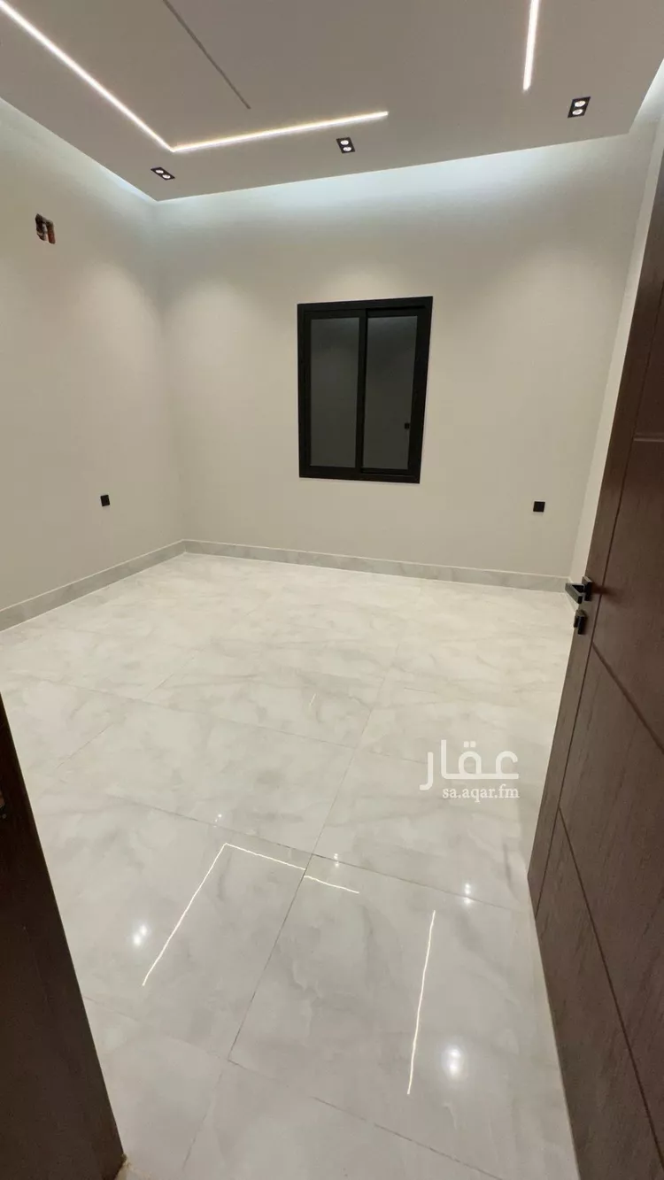 دور للبيع في شارع حمزة القبيطي, حي الرمال, مدينة الرياض, منطقة الرياض صورة 4