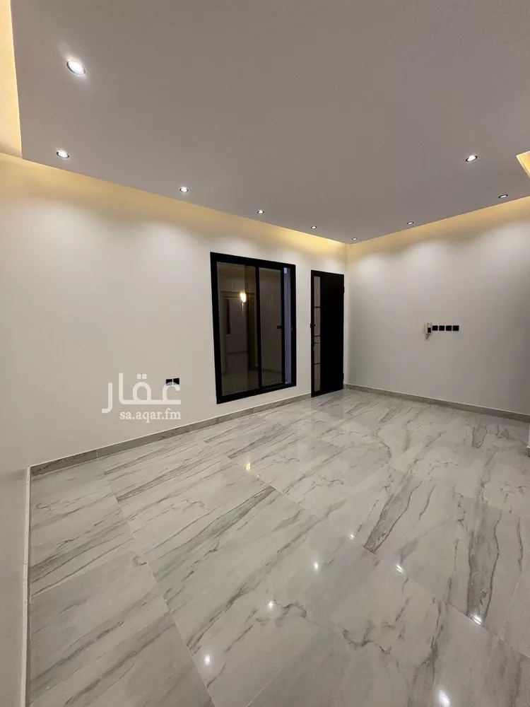 دور للبيع في شارع أحمد العطار, حي الرمال, مدينة الرياض, منطقة الرياض صورة 4