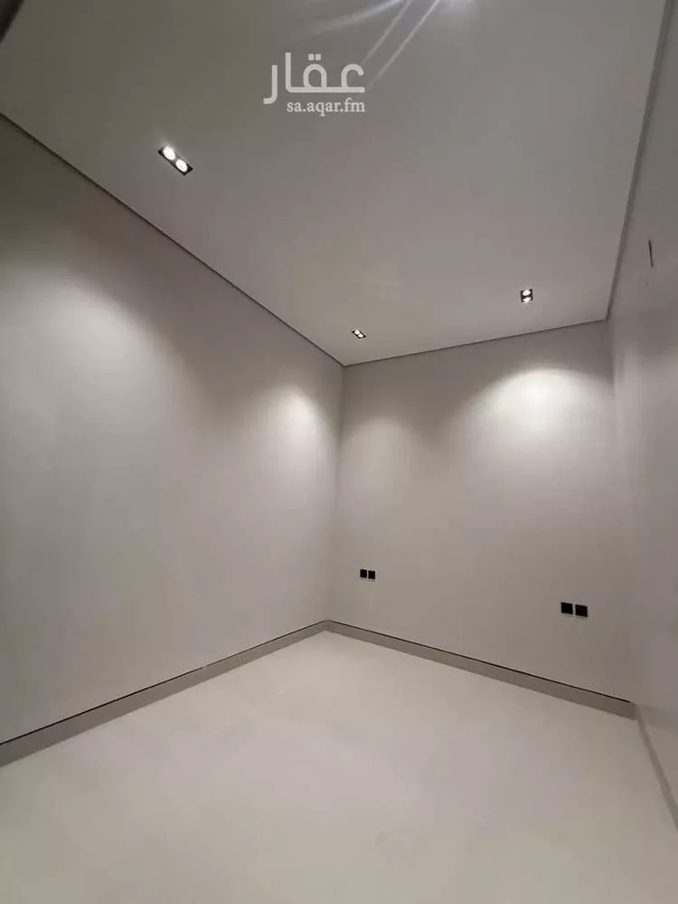 فيلا للبيع في شارع زياد بن أيوب, حي الرمال, مدينة الرياض, منطقة الرياض صورة 2