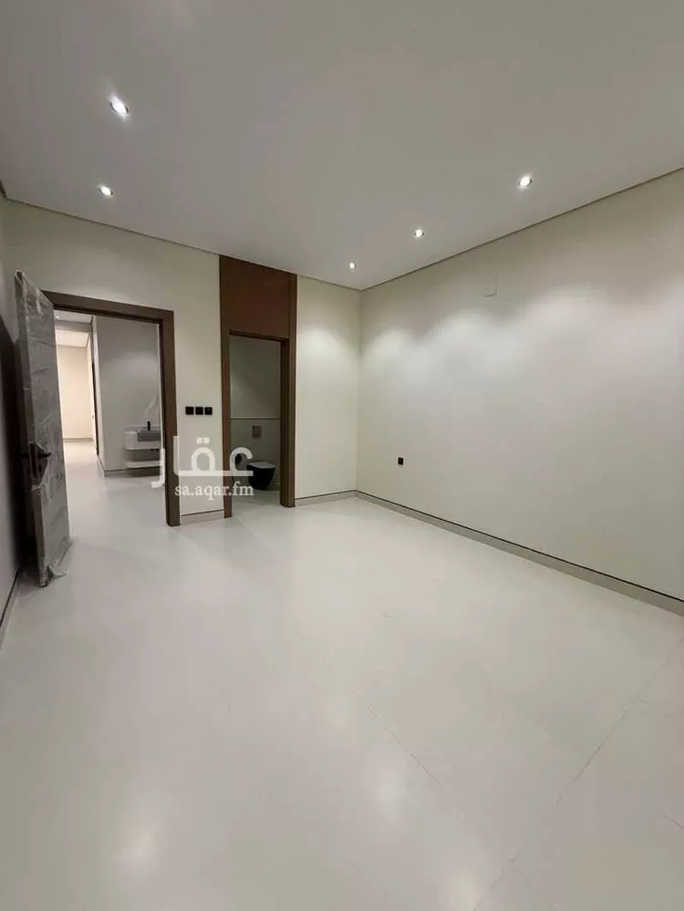 Floor for Sale in Riyadh Al Janadriyah 10