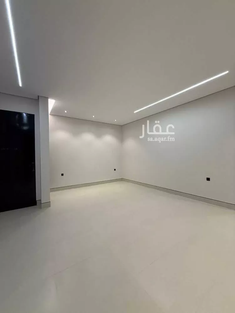 Floor for Sale in Riyadh Al Janadriyah 8
