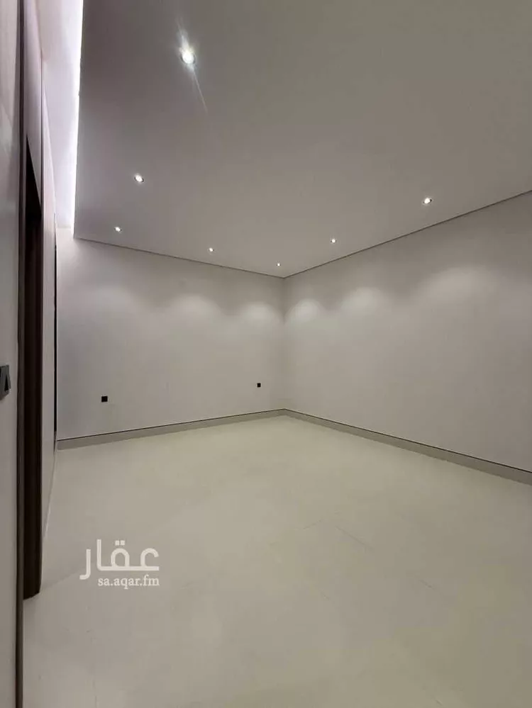 Floor for Sale in Riyadh Al Janadriyah 6