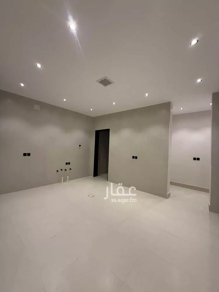 Floor for Sale in Riyadh Al Janadriyah 7
