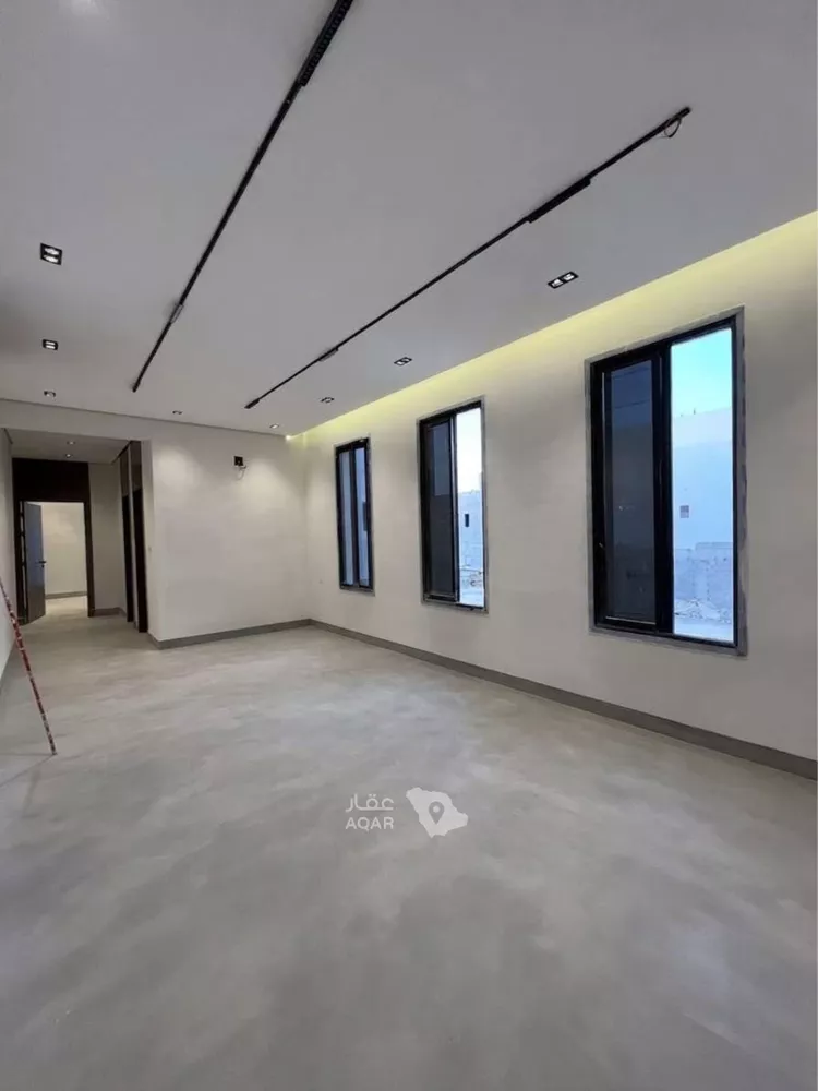 Floor for Sale in Riyadh Al Janadriyah 6