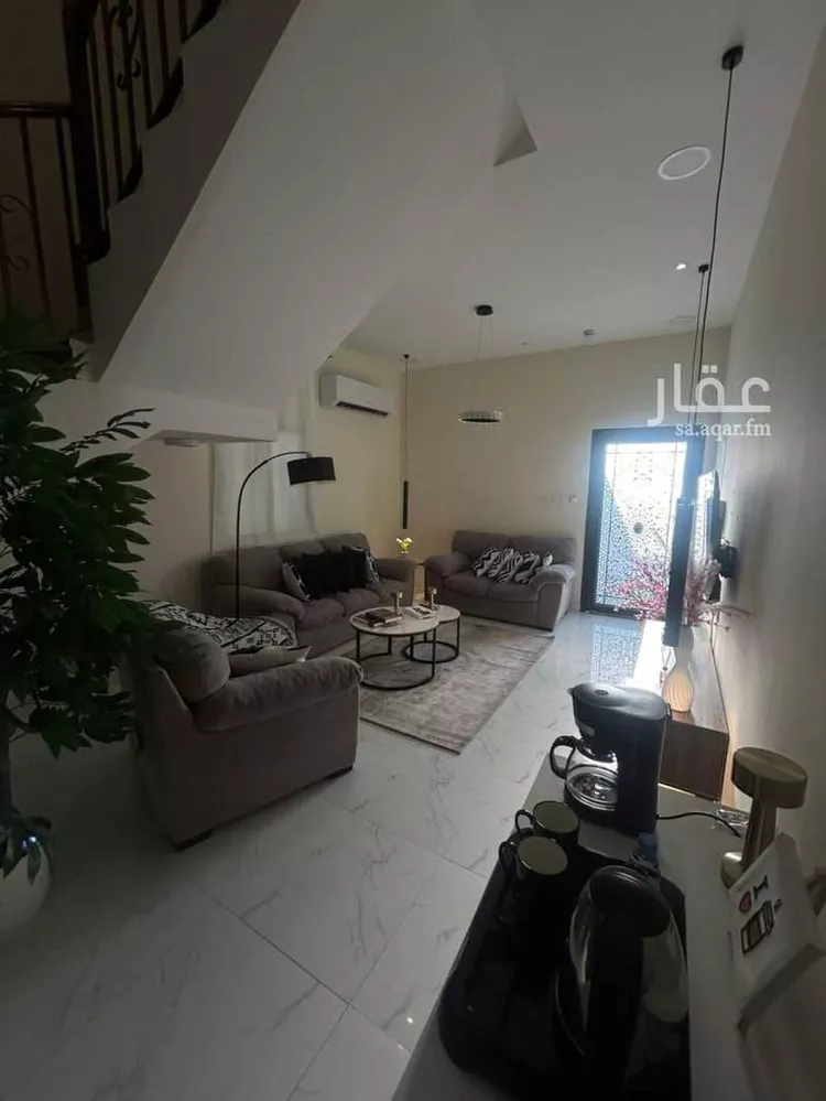 فيلا للإيجار في شارع المنذر بن عرفجة, حي التحلية, مدينة الخبر, المنطقة الشرقية