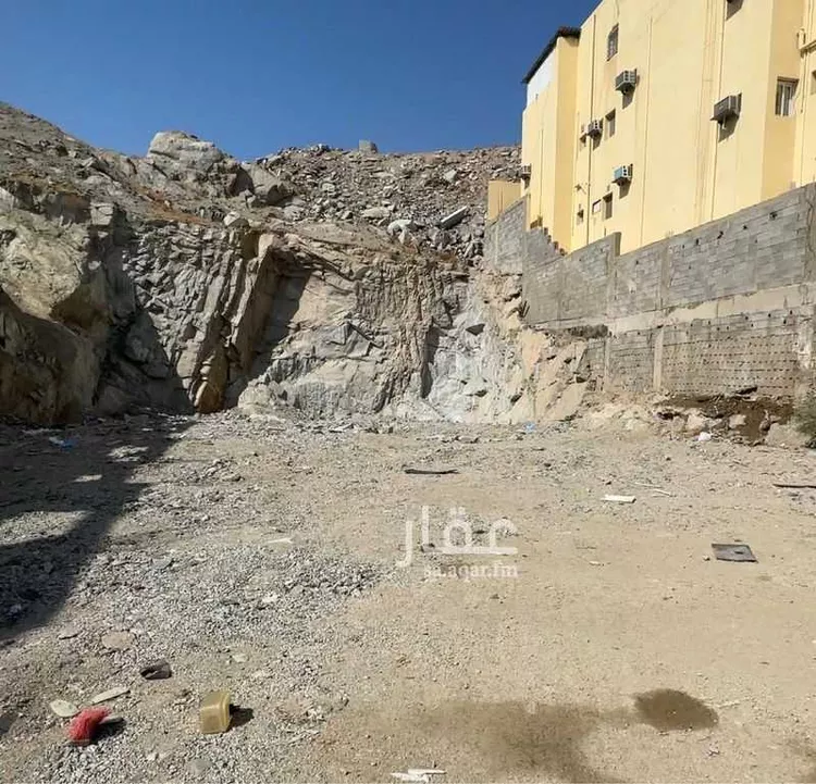 أرض للبيع في شارع ابراهيم الحربي, حي بطحاء قريش, مدينة مكة المكرمة, منطقة مكة المكرمة