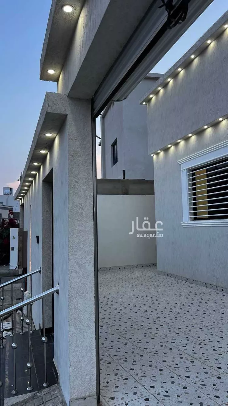 دور للبيع في شارع السوسن, حي السوسن, مدينة أبها, منطقة عسير