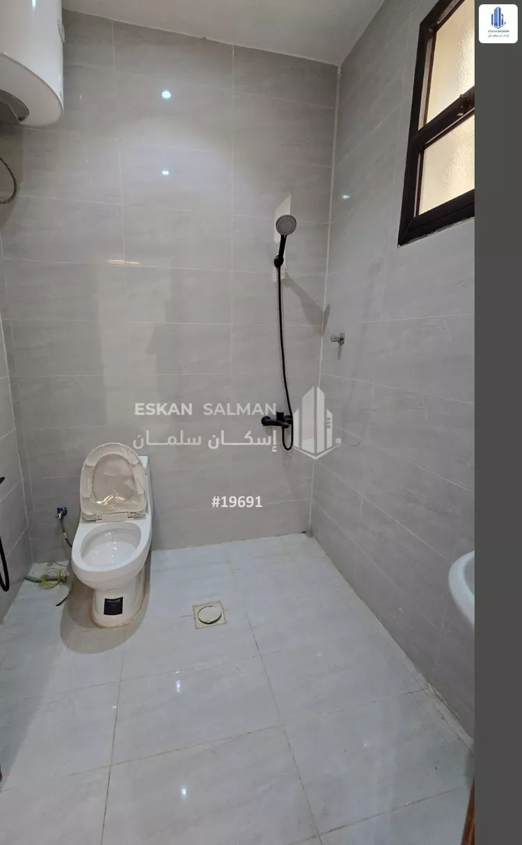 Floor for Sale in Riyadh Al Janadriyah صورة 4