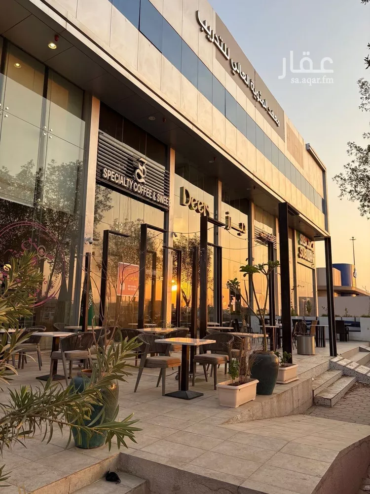 محل للإيجار في شارع الشيخ إسحاق بن عبدالرحمن بن حسن, حي السويدي الغربي, مدينة الرياض, منطقة الرياض صورة 2