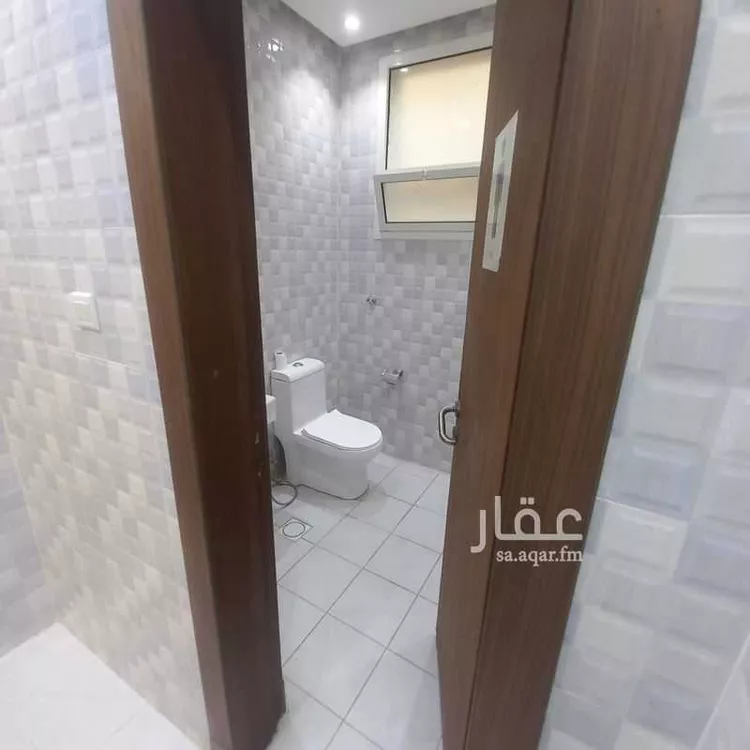 مكتب تجاري للإيجار في شارع عبدالله ابن سعود ابن عبدالعزيز الفرعي, حي الحمراء, مدينة الرياض, منطقة الرياض صورة 3