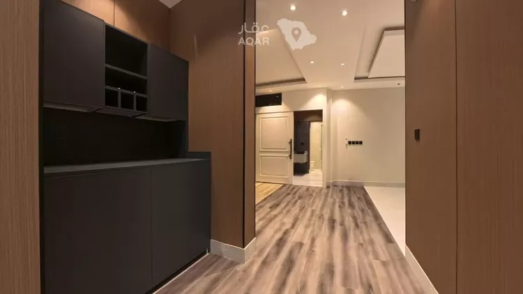 شقة للبيع في شارع القرية العليا, حي الحمراء, مدينة الخبر, المنطقة الشرقية 5