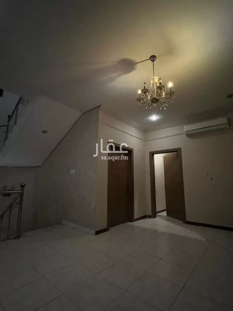 فيلا للبيع في شارع الطريق الدائري الشمالي الفرعي, حي النفل, مدينة الرياض, منطقة الرياض