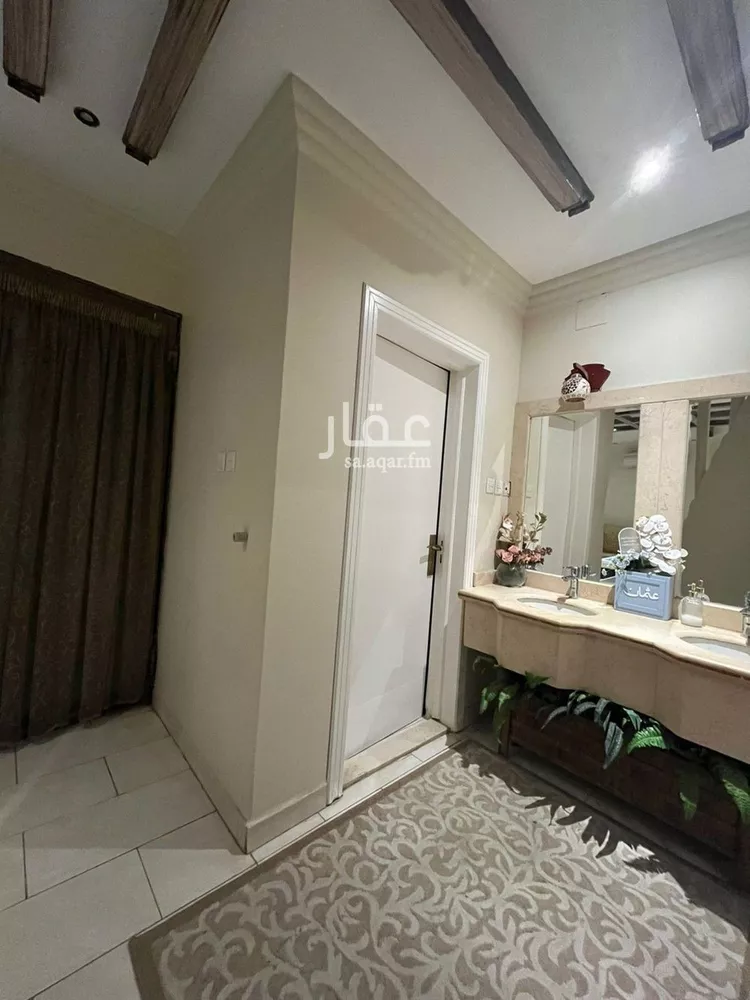 فيلا للبيع في شارع الطريق الدائري الشمالي الفرعي, حي النفل, مدينة الرياض, منطقة الرياض صورة 3