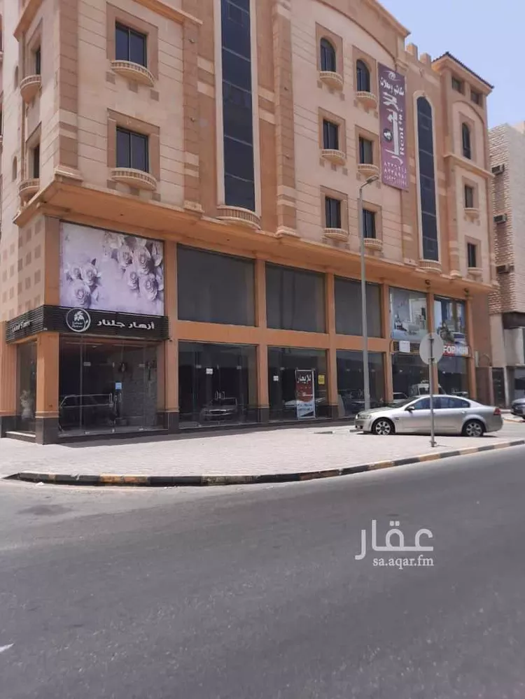 مكتب تجاري للإيجار في شارع الثامن والعشرون, حي العزيزية, مدينة الدمام, المنطقة الشرقية