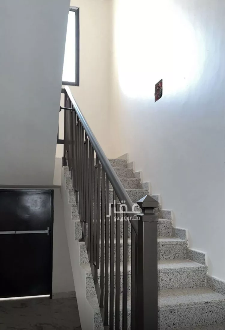 عمارة للبيع في شارع إبراهيم بن أحمد القاضي, حي الدار البيضاء, مدينة الرياض, منطقة الرياض صورة 2