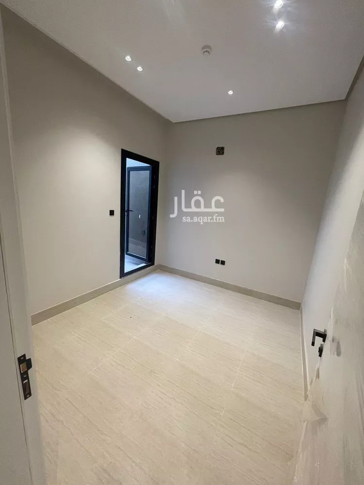 فيلا للبيع في شارع يوسف اللخمي, حي الرمال, مدينة الرياض, منطقة الرياض صورة 3