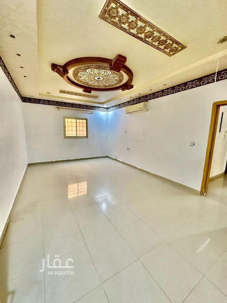 فيلا للبيع في شارع القراء, حي إشبيلية, مدينة الرياض, منطقة الرياض صورة 4