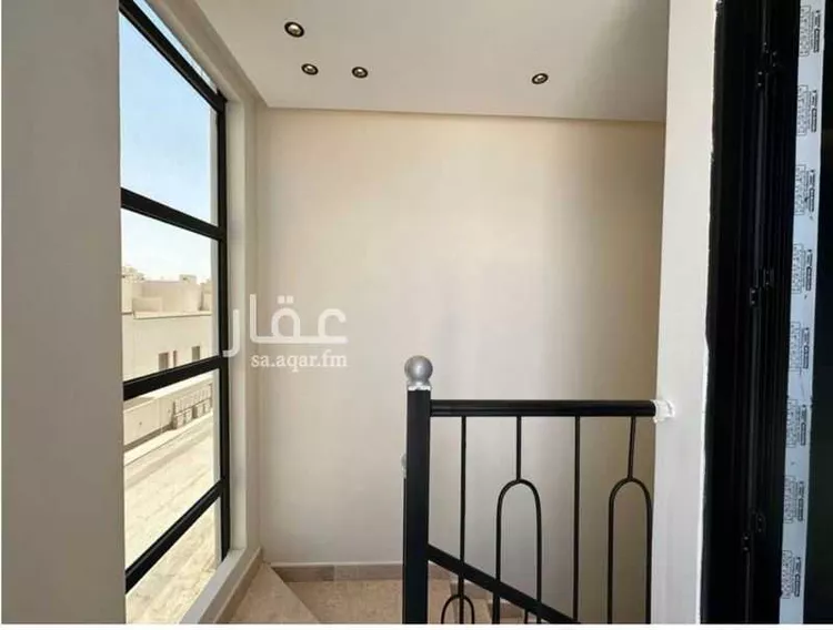 Floor for Rent in Riyadh Al Arid 12
