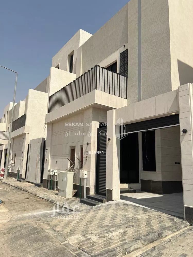 دور للبيع في شارع رقم 94, حي الندوة, مدينة الرياض, منطقة الرياض صورة 2