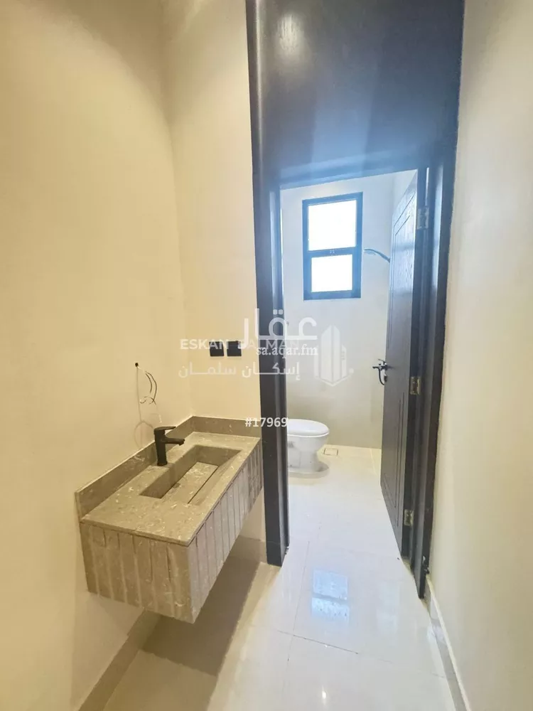 دور للبيع في شارع أحمد البسيلي, حي بدر, مدينة الرياض, منطقة الرياض صورة 3