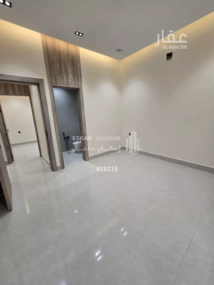 دور للبيع في شارع المحدار, حي المعيزيلة, مدينة الرياض, منطقة الرياض صورة 3