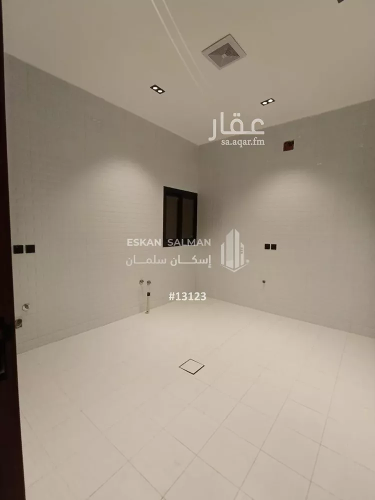 فيلا للبيع في شارع أبان بن صالح, حي عكاظ, مدينة الرياض, منطقة الرياض صورة 3
