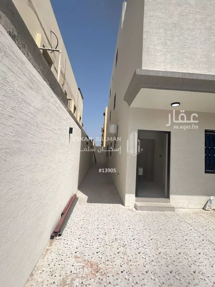 فيلا للبيع في شارع بشر ابن عصمة الليثي, حي أحد, مدينة الدمام, المنطقة الشرقية صورة 2