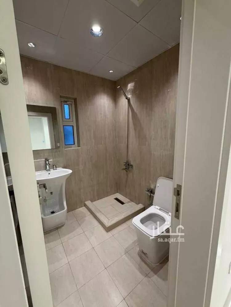 مكتب تجاري للإيجار في شارع الملك سعود بن عبدالعزيز, حي الخبرالشمالية, مدينة الخبر, المنطقة الشرقية صورة 3