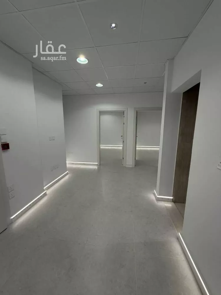 مكتب تجاري للإيجار في شارع الملك سعود بن عبدالعزيز, حي الخبرالشمالية, مدينة الخبر, المنطقة الشرقية