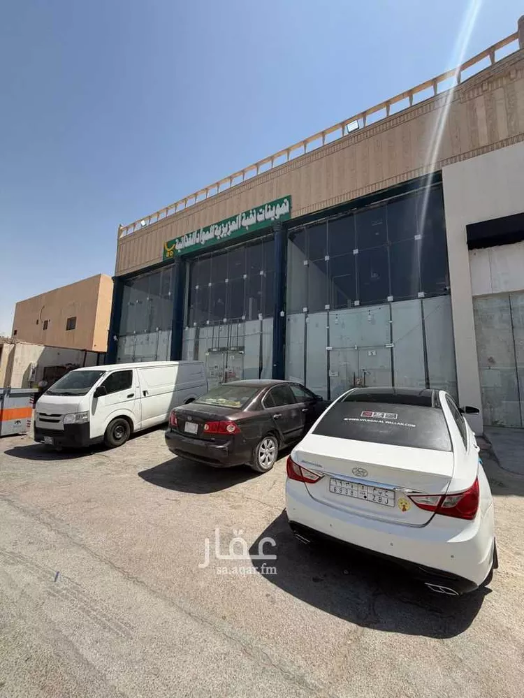 محل للإيجار في شارع الشيخ محمد بن عبداللطيف بن عبدالرحمن, حي نمار, مدينة الرياض, منطقة الرياض صورة 2