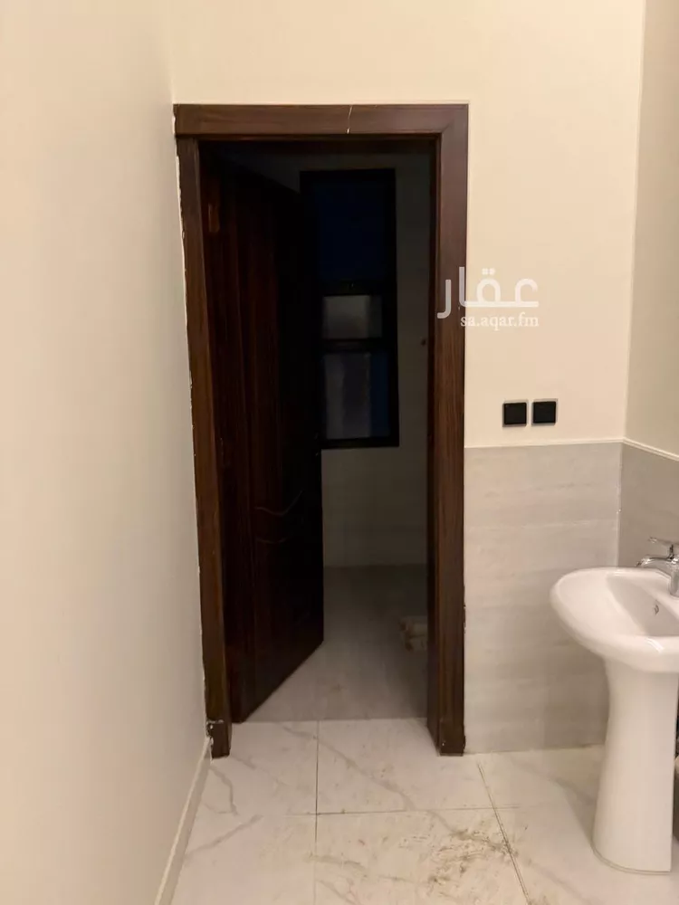 عمارة للإيجار في شارع وادي الأعشاب, حي ديراب, مدينة الرياض, منطقة الرياض صورة 3