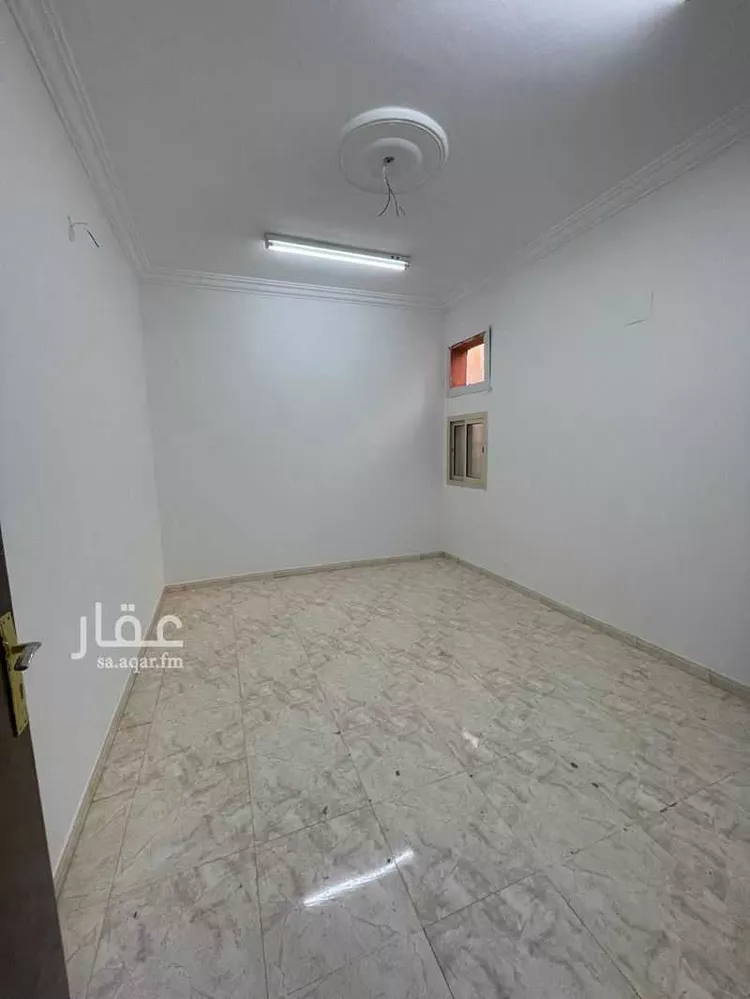 عمارة للإيجار في شارع عبدالرحمن بن قاسم, حي عكاظ, مدينة الرياض, منطقة الرياض صورة 5