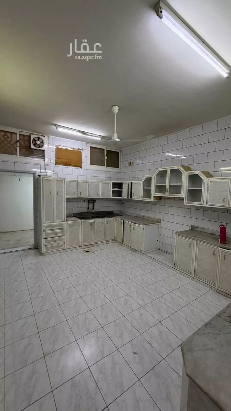 فيلا للبيع في شارع بجير الطائي, حي الفايزية, مدينة بريده, منطقة القصيم صورة 3