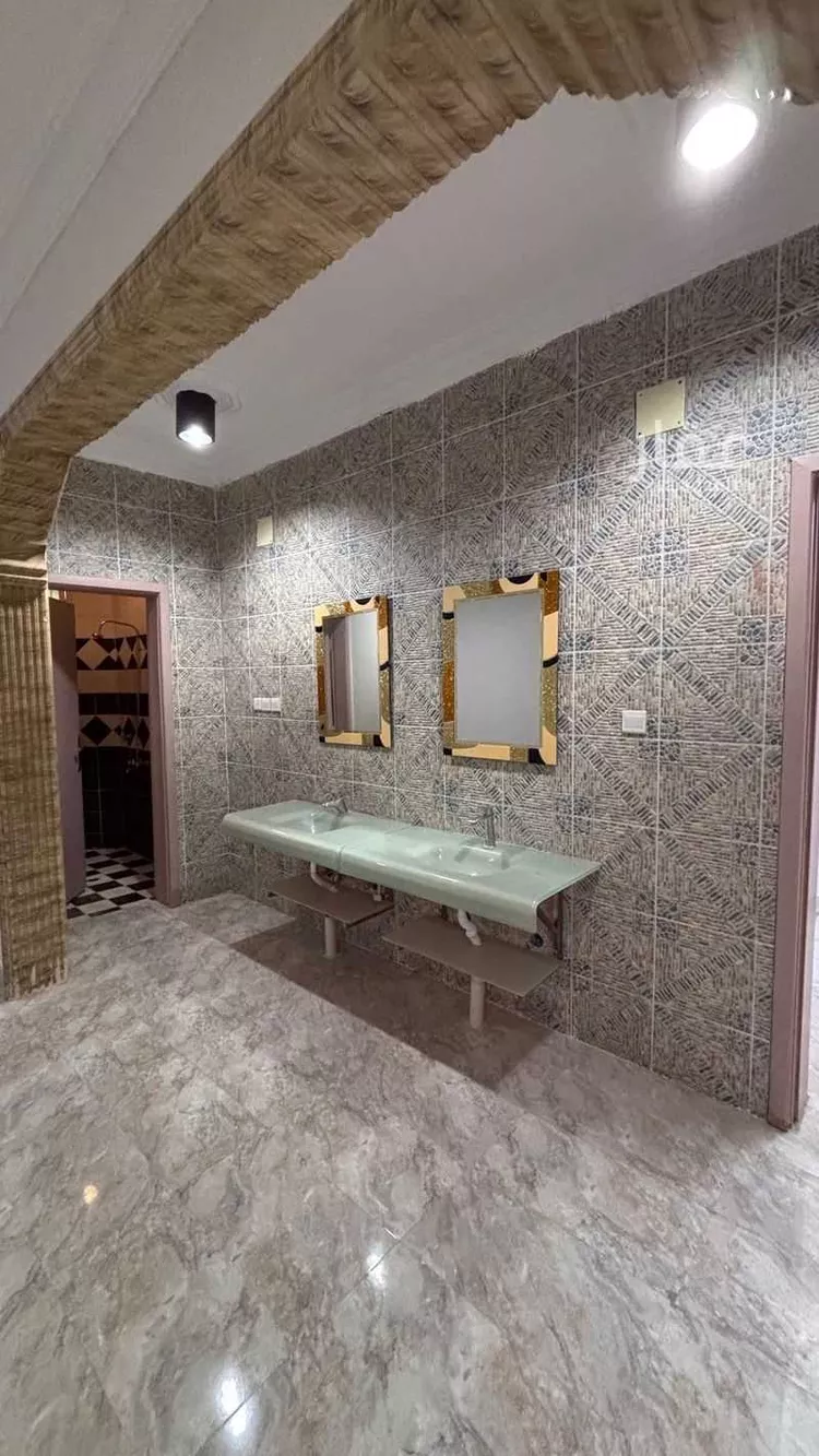 دور للبيع في شارع عبدالعظيم مندورة, حي البساتين الشرقي, مدينة بريده, منطقة القصيم صورة 2