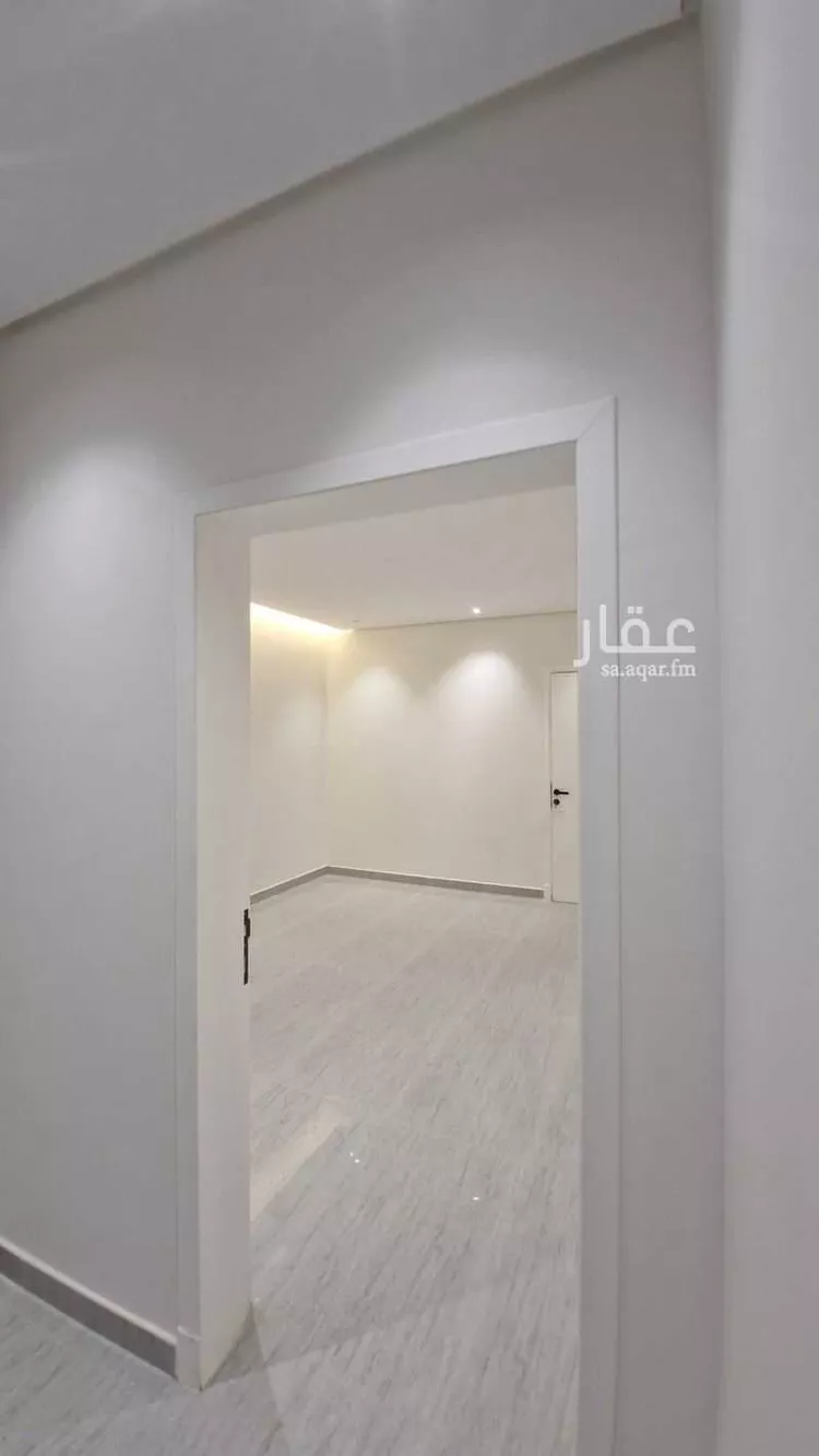 فيلا للبيع في شارع خارجه ابن عمرو, حي طيبة, مدينة الدمام, المنطقة الشرقية صورة 2