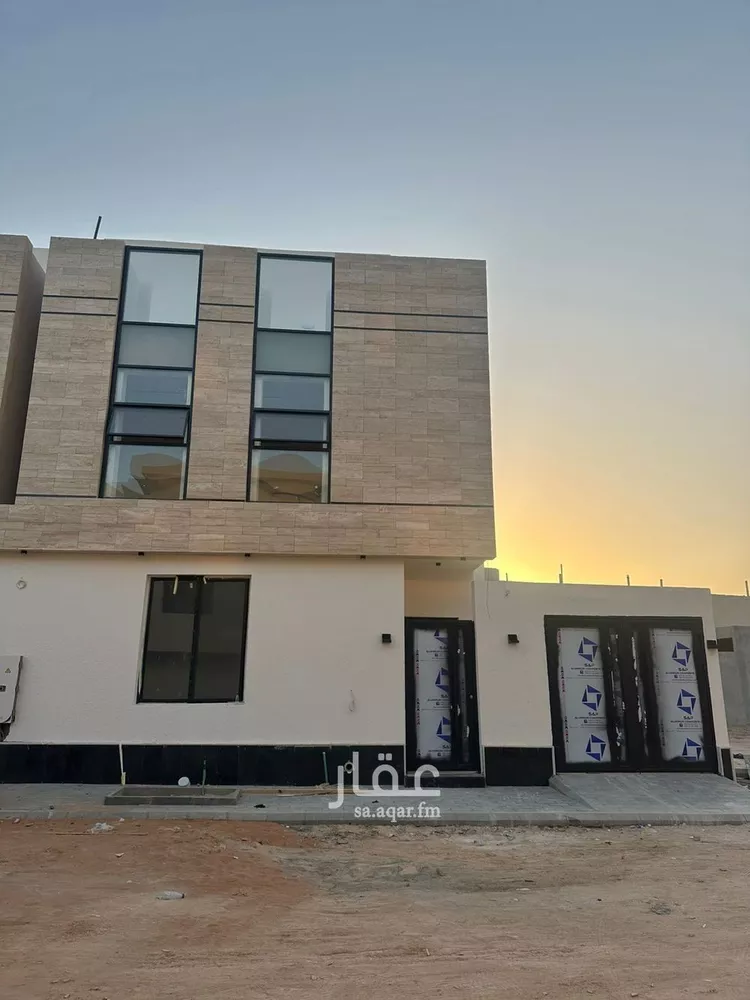 فيلا للبيع في شارع أحمد بن الحسن الأنصاري, حي المهدية, مدينة الرياض, منطقة الرياض صورة 2