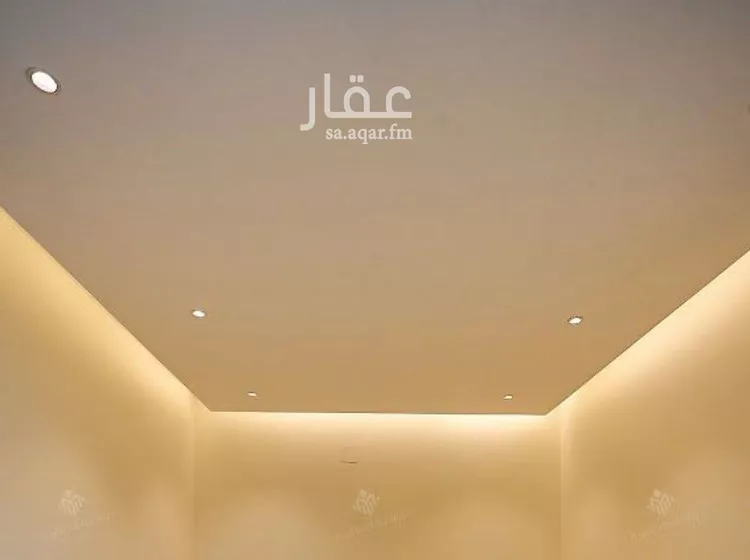 فيلا للبيع في شارع عبداللطيف بن المبارك, حي المهدية, مدينة الرياض, منطقة الرياض صورة 5