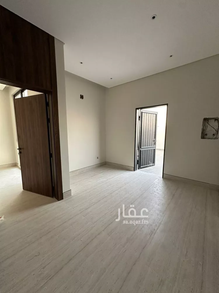 فيلا للبيع في شارع أحمد بن نبهان الحافظ, حي المهدية, مدينة الرياض, منطقة الرياض صورة 3