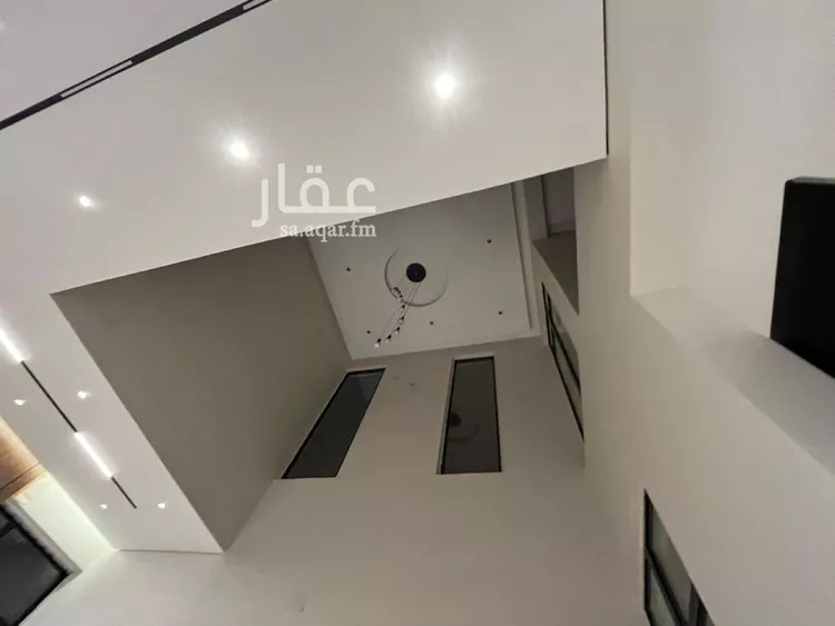 فيلا للبيع في شارع سعد الله بن مجالد, حي المهدية, مدينة الرياض, منطقة الرياض صورة 5