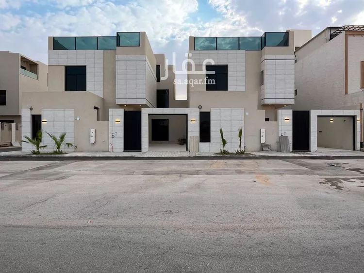 Villa for Sale in Riyadh Al Mahdiyah 1 صورة