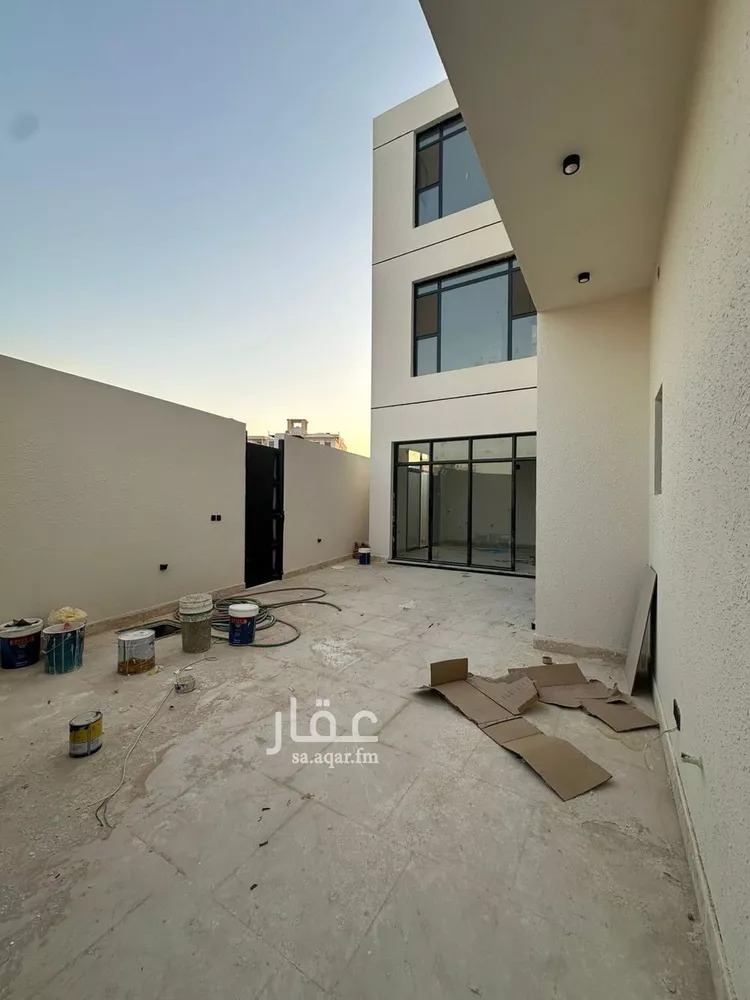فيلا للبيع في شارع أحمد بن الحسن الأنصاري, حي المهدية, مدينة الرياض, منطقة الرياض