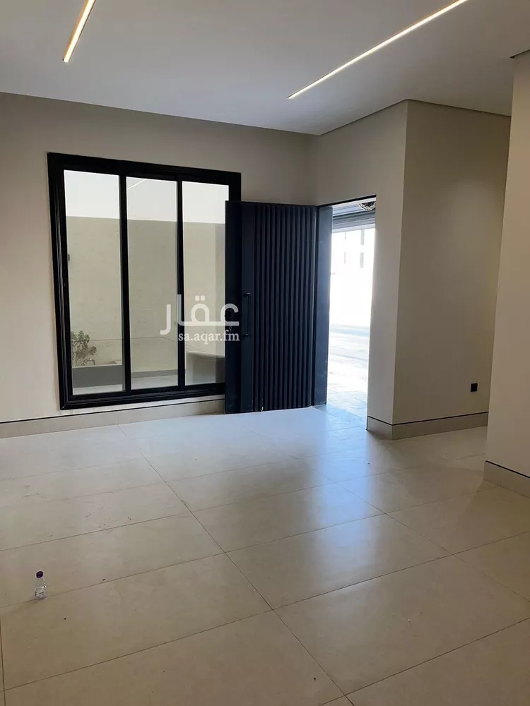 فيلا للبيع في شارع أبي الشيخ الأصبهاني, حي المهدية, مدينة الرياض, منطقة الرياض 8