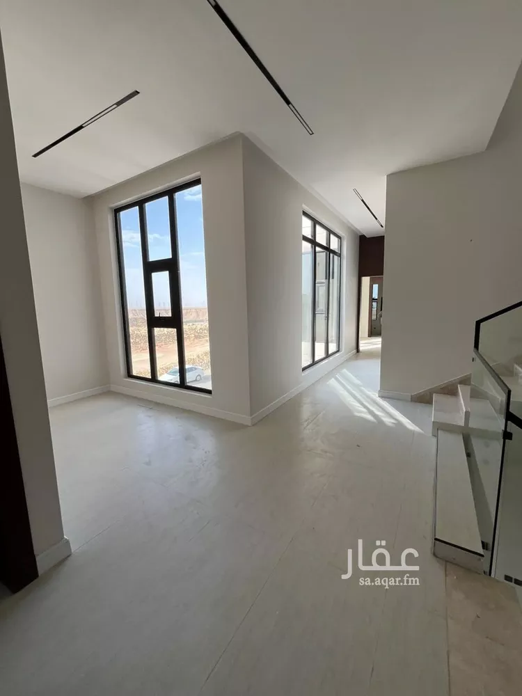 فيلا للبيع في شارع أبي الشيخ الأصبهاني, حي المهدية, مدينة الرياض, منطقة الرياض 19
