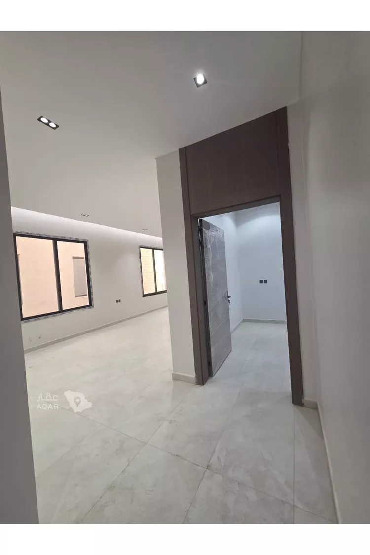 Floor for Rent in Riyadh Ar Rimal 2