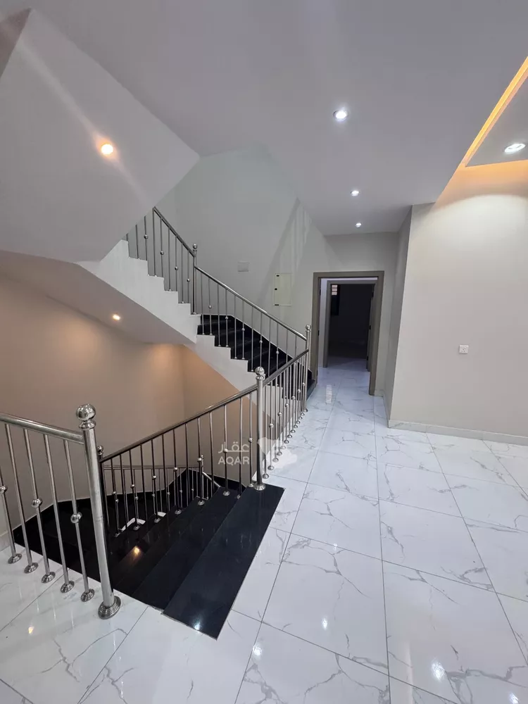 Villa for Sale in Abu `Arish Al Aseelh 24