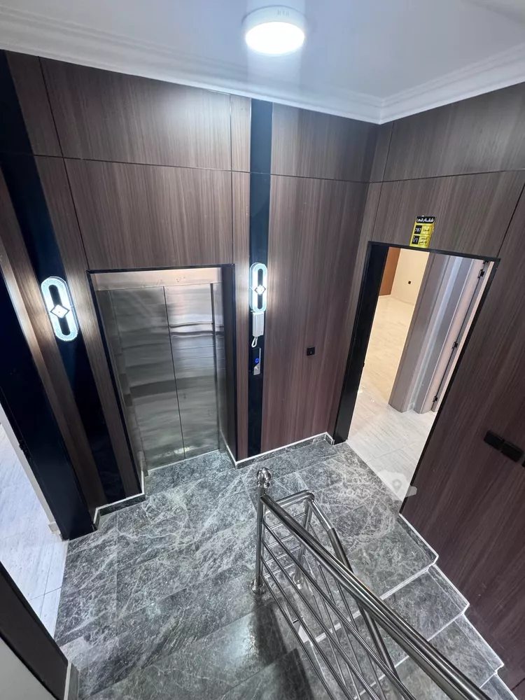 Floor for Sale in Jazan As Suways 4
