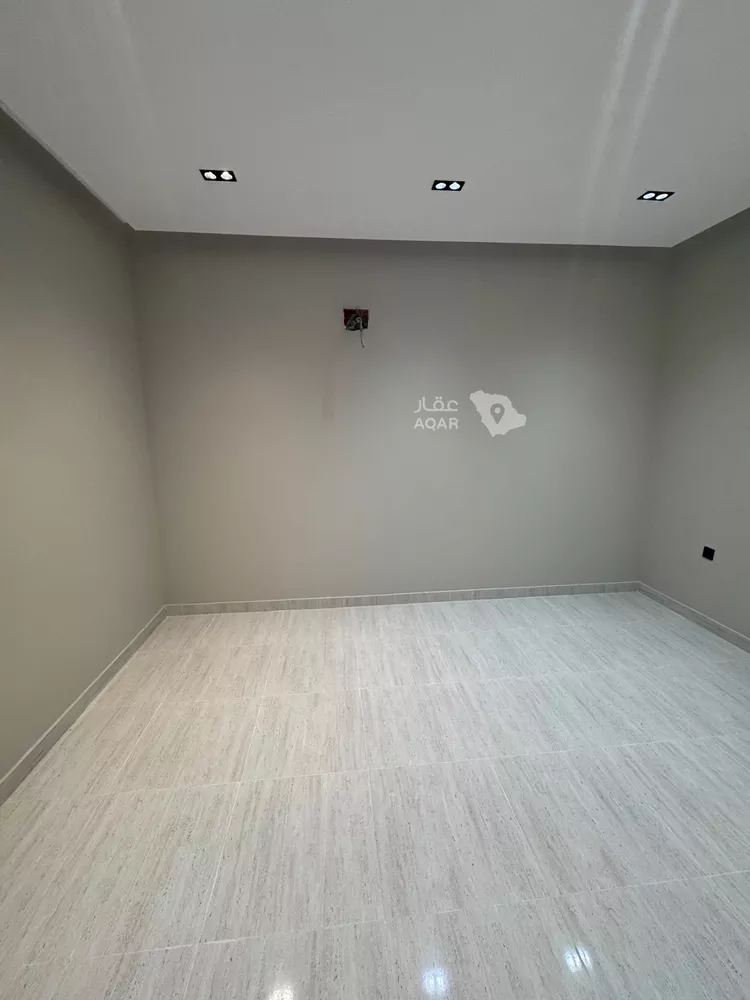 Floor for Sale in Jazan As Suways 13