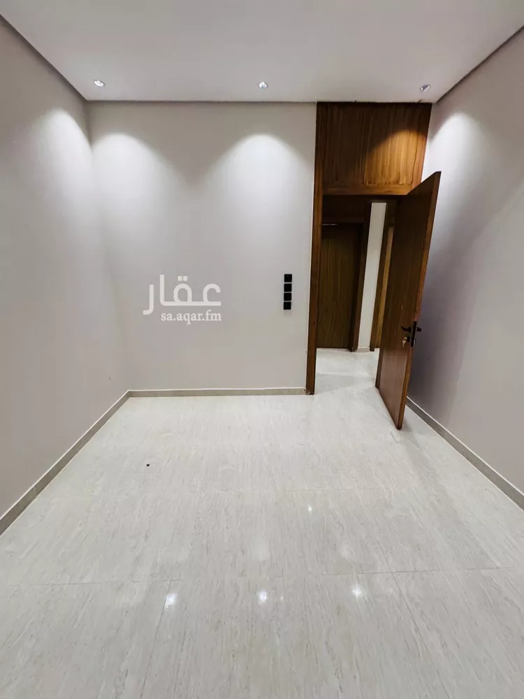 شقة للبيع في شارع العز بن عبدالسلام, حي السويس 1, مدينة جازان, منطقة جازان صورة 3